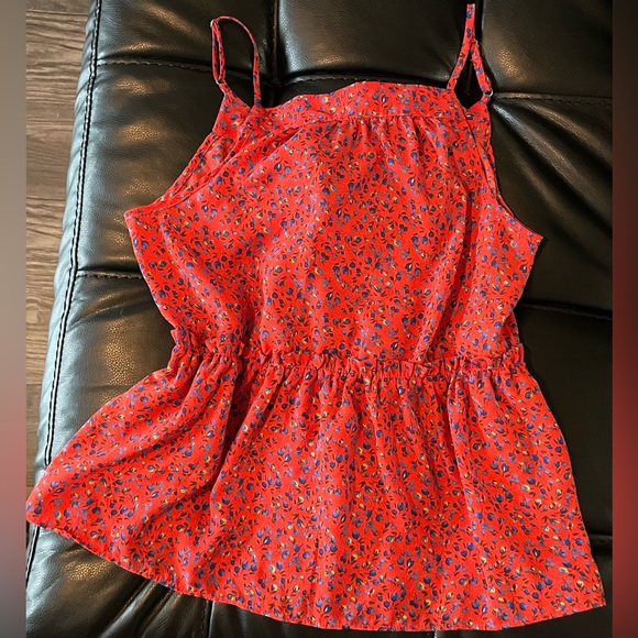 Red Top - Picture 1 of 3